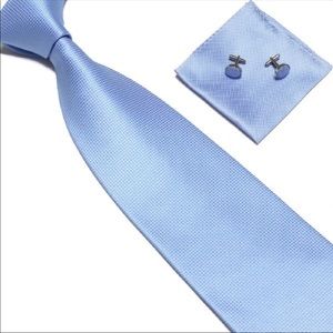 🆕 Tie, pocket square, and cuff links.